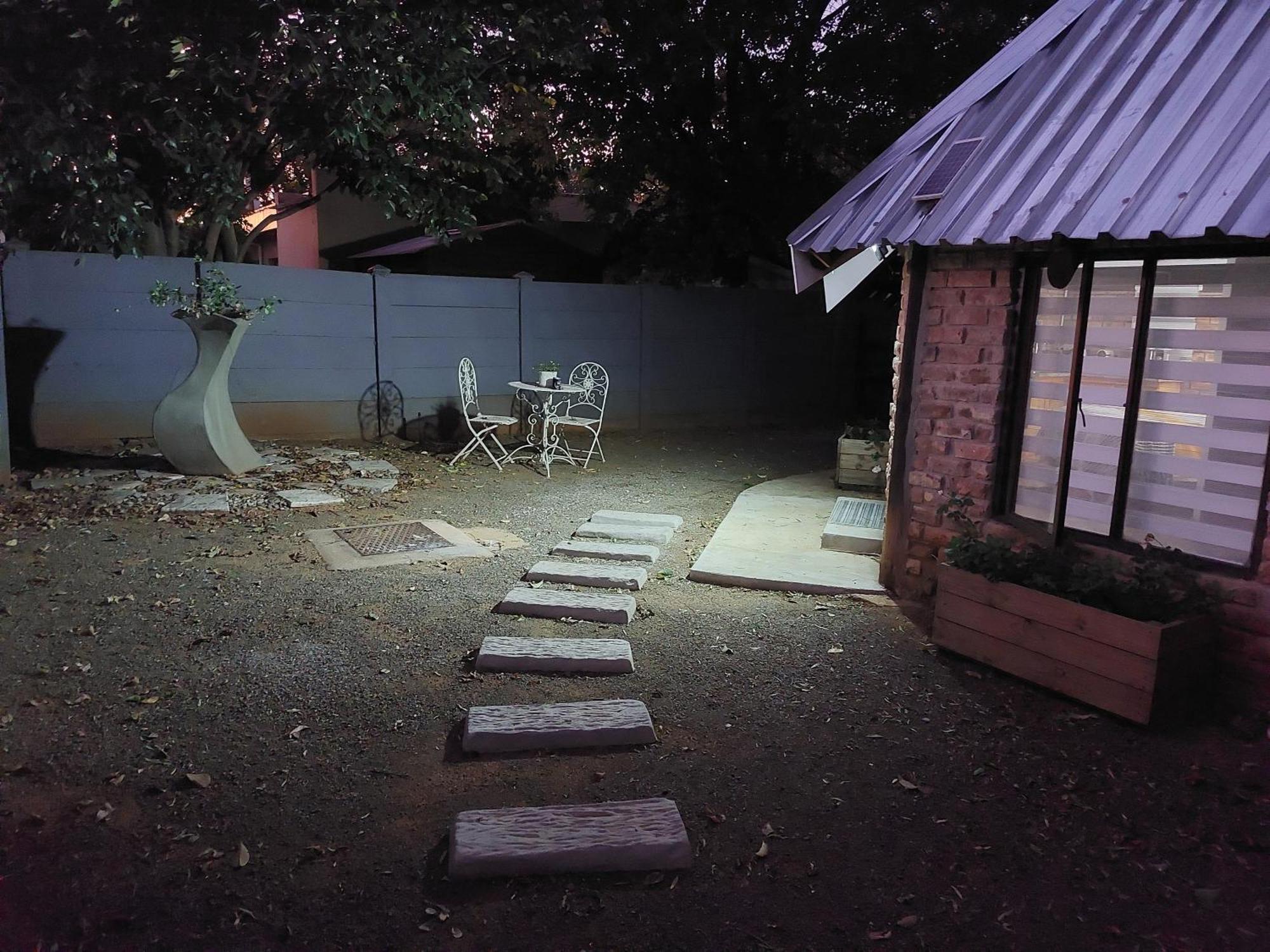 The Spare Room Cottage - Cosy And Private Bloemfontein Eksteriør billede